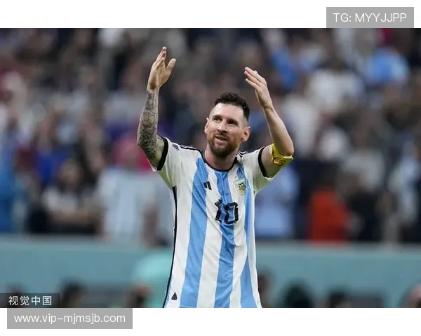 卡塔尔世界杯梅西照片感人瞬间捕捉足球传奇风采