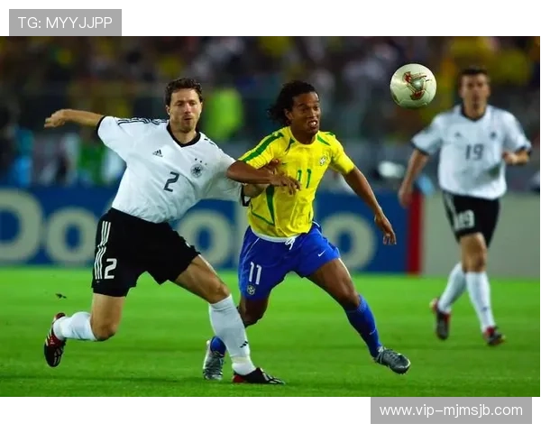 结合世界杯历史事件分析十大经典歌曲在足球文化中的象征意义